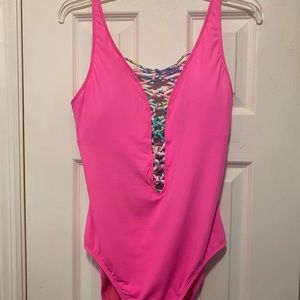 Lilly Pulitzer pink starburst lattice